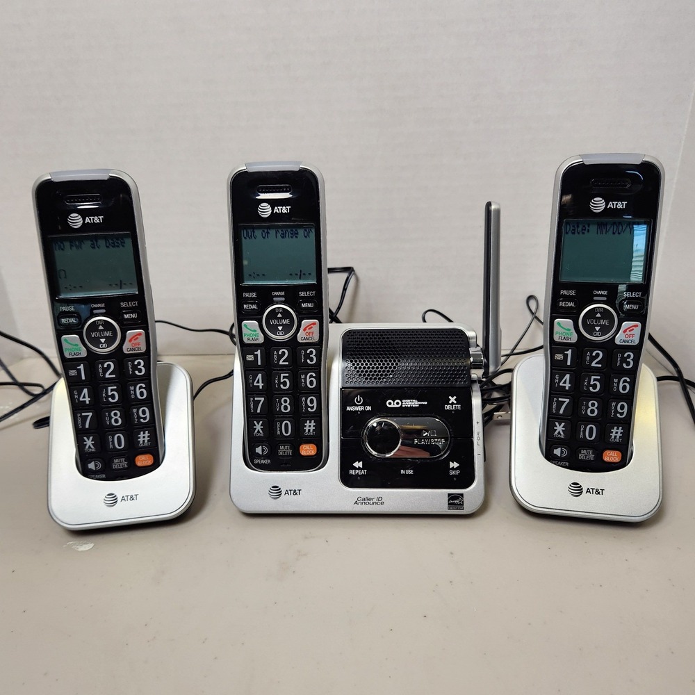 AT&T BL102-3 DECT 6.0 3-Handset Cordless Phone for Home with Answering‎ Machine